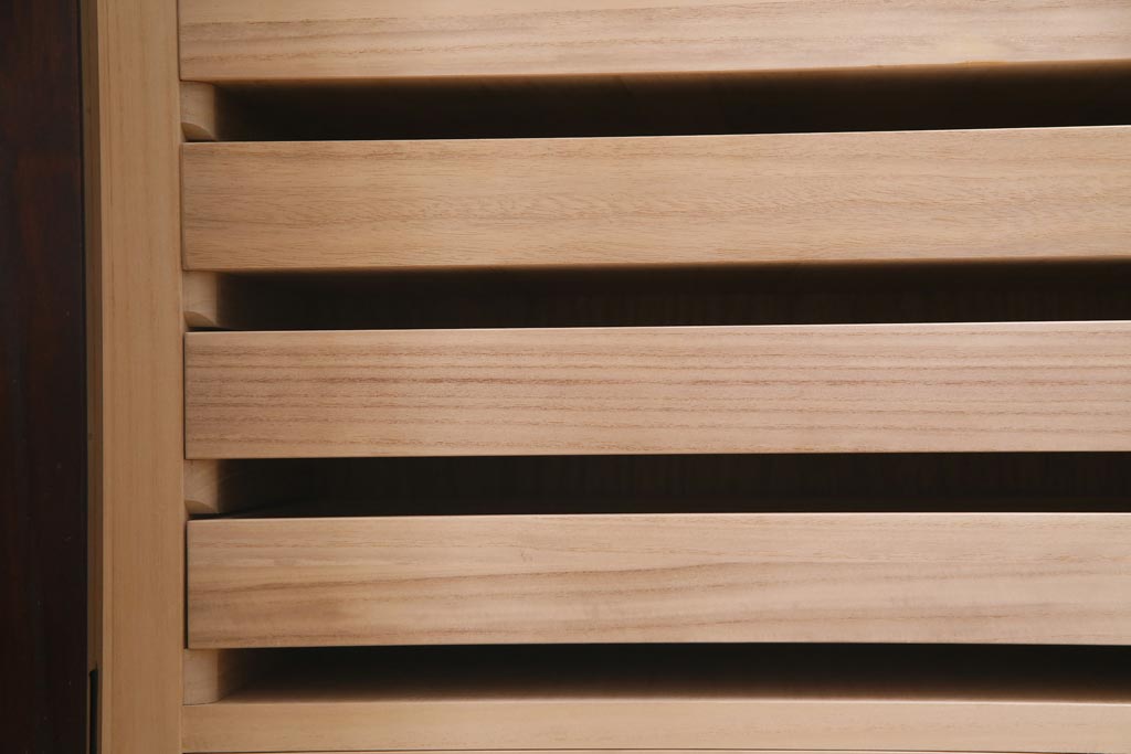 当店リメイク家具　岩谷堂箪笥　みちのく8号　収納棚にもできる脚付き衣装箪笥(サイドボード、チェスト)