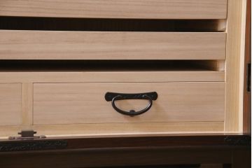 当店リメイク家具　岩谷堂箪笥　みちのく8号　収納棚にもできる脚付き衣装箪笥(サイドボード、チェスト)