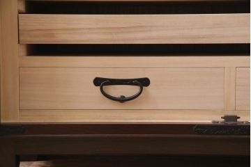 当店リメイク家具　岩谷堂箪笥　みちのく8号　収納棚にもできる脚付き衣装箪笥(サイドボード、チェスト)