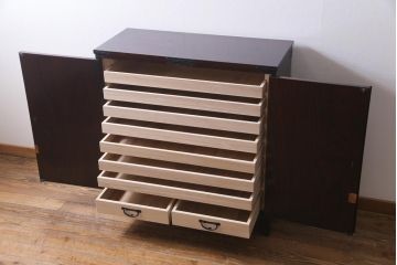 当店リメイク家具　岩谷堂箪笥　みちのく8号　収納棚にもできる脚付き衣装箪笥(サイドボード、チェスト)