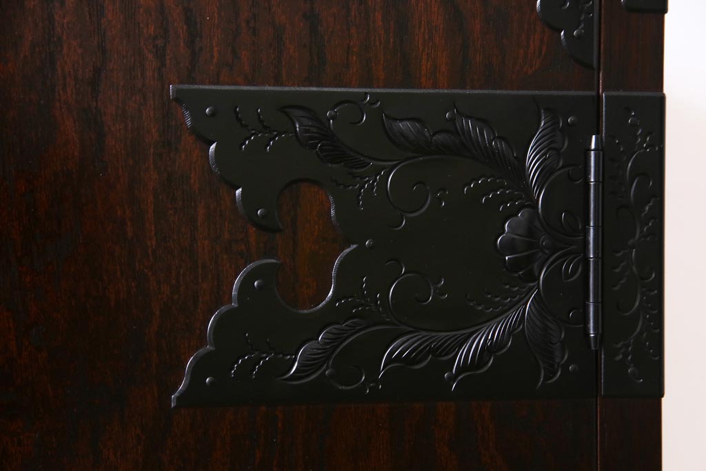 当店リメイク家具　岩谷堂箪笥　みちのく8号　収納棚にもできる脚付き衣装箪笥(サイドボード、チェスト)