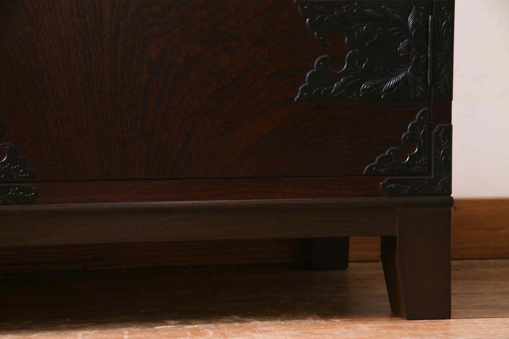 当店リメイク家具　岩谷堂箪笥　みちのく8号　収納棚にもできる脚付き衣装箪笥(サイドボード、チェスト)