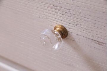 ペイント家具　フレンチスタイルに馴染むアンティークチェスト(ローチェスト、引き出し)