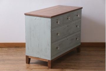 リメイク家具　シャビーなペイントがお洒落なフレンチ風のアンティークチェスト(ローチェスト、引き出し)