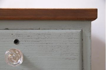 リメイク家具　シャビーなペイントがお洒落なフレンチ風のアンティークチェスト(ローチェスト、引き出し)