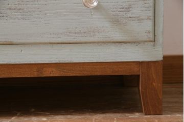 リメイク家具　シャビーなペイントがお洒落なフレンチ風のアンティークチェスト(ローチェスト、引き出し)