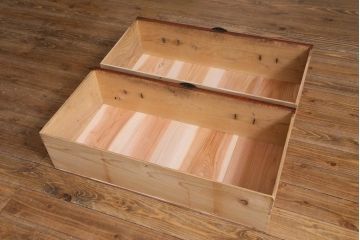 アンティーク家具　和製アンティーク　 脚付きリメイク　宝尽くし紋の箪笥ローボード(アンティークチェスト、リビングボード)