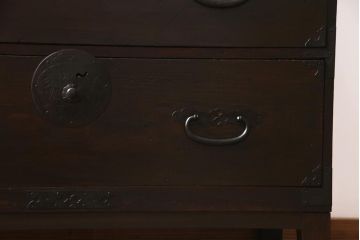 アンティーク家具　和製アンティーク　 脚付きリメイク　宝尽くし紋の箪笥ローボード(アンティークチェスト、リビングボード)