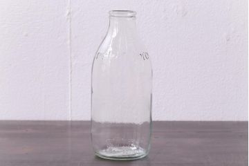 アンティーク雑貨　イギリス　dairy crest　ぽってりとしたシルエットが愛らしいガラス瓶(牛乳瓶)