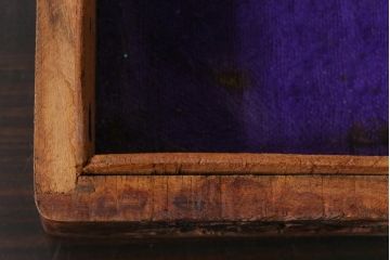 アンティーク雑貨　イギリスアンティーク　インレイ　彫刻　古い木の風合いが趣ある木箱(小物入れ)