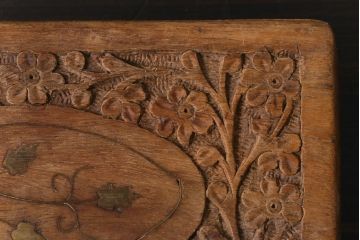 アンティーク雑貨　イギリスアンティーク　インレイ　彫刻　古い木の風合いが趣ある木箱(小物入れ)