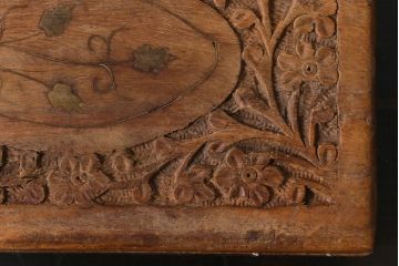 アンティーク雑貨　イギリスアンティーク　インレイ　彫刻　古い木の風合いが趣ある木箱(小物入れ)