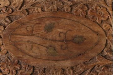 アンティーク雑貨　イギリスアンティーク　インレイ　彫刻　古い木の風合いが趣ある木箱(小物入れ)