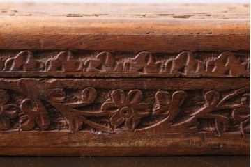 アンティーク雑貨　イギリスアンティーク　インレイ　彫刻　古い木の風合いが趣ある木箱(小物入れ)