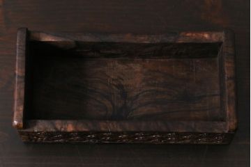 アンティーク雑貨　イギリスアンティーク　小花の彫刻が施された蓋付き木箱(小物入れ)