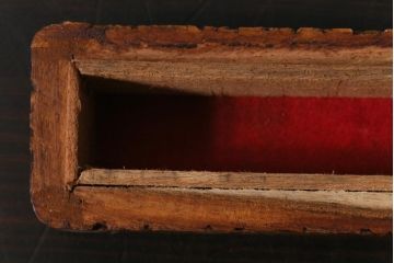 アンティーク雑貨　イギリス　彫刻　アンティークの小さな木箱(小物入れ)