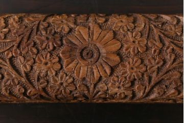 アンティーク雑貨　イギリス　彫刻　アンティークの小さな木箱(小物入れ)