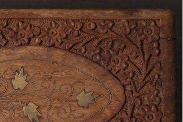 アンティーク雑貨　イギリスアンティーク　インレイ　彫刻　古い木の風合いが趣ある木箱(小物入れ)(1)