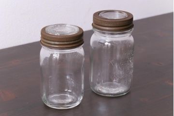 アンティーク雑貨　イギリスアンティーク　KILNER JAR(キルナー・ジャー)　レトロな風合いがお洒落なガラス瓶2個セット