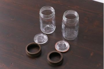 アンティーク雑貨　イギリスアンティーク　KILNER JAR(キルナー・ジャー)　レトロな風合いがお洒落なガラス瓶2個セット