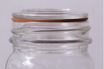アンティーク雑貨　イギリスアンティーク　KILNER JAR(キルナー・ジャー)　レトロな風合いがお洒落なガラス瓶2個セット