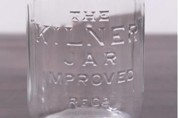 アンティーク雑貨　イギリスアンティーク　KILNER JAR(キルナー・ジャー)　レトロな風合いがお洒落なガラス瓶2個セット