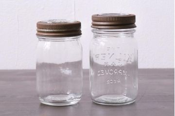アンティーク雑貨　イギリスアンティーク　KILNER JAR(キルナー・ジャー)　レトロな風合いがお洒落なガラス瓶2個セット