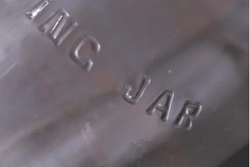 イギリスビンテージ　錆びついた風合いが味のあるガラス瓶2個セット