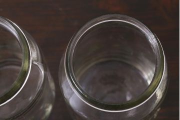 アンティーク雑貨　イギリスビンテージ　錆びついた風合いが味のあるガラス瓶2個セット