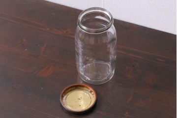 アンティーク雑貨　イギリスビンテージ　錆びついた風合いが味のあるガラス瓶