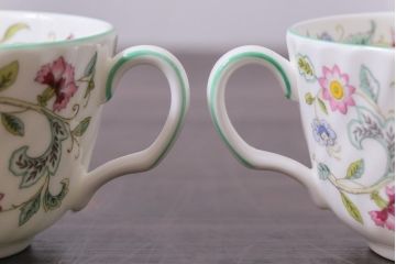 中古美品　イギリス　MINTON(ミントン)　Haddon Hall(ハドンホール)　ティーセット(カップ&ソーサー、プレート)(1)