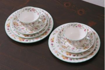中古美品　イギリス　MINTON(ミントン)　Haddon Hall(ハドンホール)　ティーセット(カップ&ソーサー、プレート)(3)
