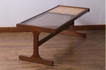ヴィンテージ家具　北欧ビンテージ　G-PLAN(ジープラン)　チーク材　ガラス&タイルトップのコーヒーテーブル(センターテーブル、ローテーブル)