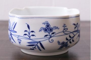 中古美品　MEISSEN(マイセン)　ブルーオニオン　木瓜型小鉢(スクエアボウル)