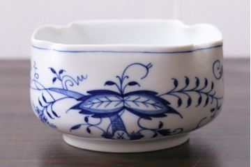 中古美品　MEISSEN(マイセン)　ブルーオニオン　木瓜型小鉢(スクエアボウル)