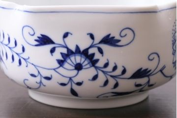 中古美品　MEISSEN(マイセン)　ブルーオニオン　木瓜型小鉢(スクエアボウル)