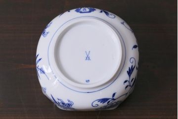 中古美品　MEISSEN(マイセン)　ブルーオニオン　木瓜型小鉢(スクエアボウル)