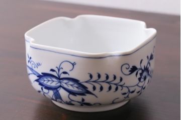 中古美品　MEISSEN(マイセン)　ブルーオニオン　木瓜型小鉢(スクエアボウル)