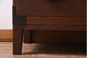 アンティーク家具　和製アンティーク　脚付リメイク　素朴なデザインが魅力的な箪笥リビングボード(ローボード、アンティークチェスト、引き出し)