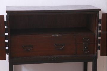 アンティーク家具　古民具リメイク　桐材製　重厚な雰囲気漂う観音開きの箪笥サイドボード(収納棚、戸棚、桐箪笥、桐たんす)