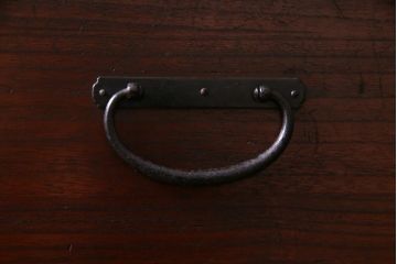 アンティーク家具　古民具リメイク　桐材製　重厚な雰囲気漂う観音開きの箪笥サイドボード(収納棚、戸棚、桐箪笥、桐たんす)