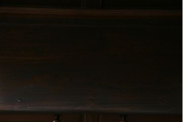 ヴィンテージ家具　イギリスビンテージ　ERCOL(アーコール)　Old Colonial(オールドコロニアル)　ニレ材　気品と風格が漂うカップボード(食器棚、飾り棚)