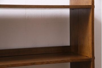 レトロ家具　昭和中期　ナラ材　楔式のデザインがレトロな引き出し付き本棚(飾り棚、収納棚、ディスプレイラック)