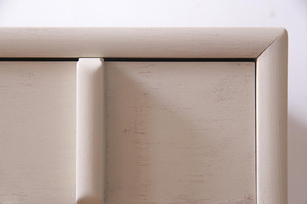 ペイント家具　レトロな配色が優しい雰囲気醸し出すチェスト(引き出し、タンス)