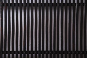 和製アンティーク　大正昭和初期　趣き溢れる佇まいが魅力的な格子戸2枚セット(建具、引き戸)