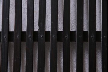 和製アンティーク　大正昭和初期　趣き溢れる佇まいが魅力的な格子戸2枚セット(建具、引き戸)