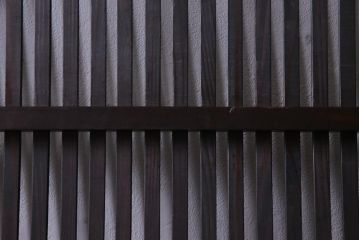 和製アンティーク　大正昭和初期　趣き溢れる佇まいが魅力的な格子戸2枚セット(建具、引き戸)