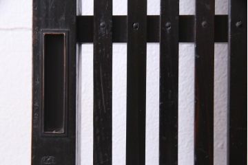 和製アンティーク　大正昭和初期　趣き溢れる佇まいが魅力的な格子戸1枚(建具、引き戸)