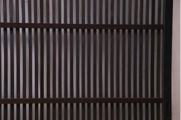 和製アンティーク　大正昭和初期　趣き溢れる佇まいが魅力的な格子戸1枚(建具、引き戸)
