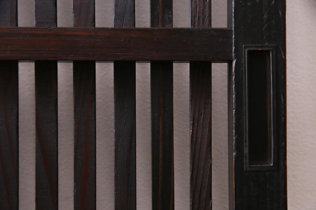 和製アンティーク　大正昭和初期　趣き溢れる佇まいが魅力的な格子戸1枚(建具、引き戸)